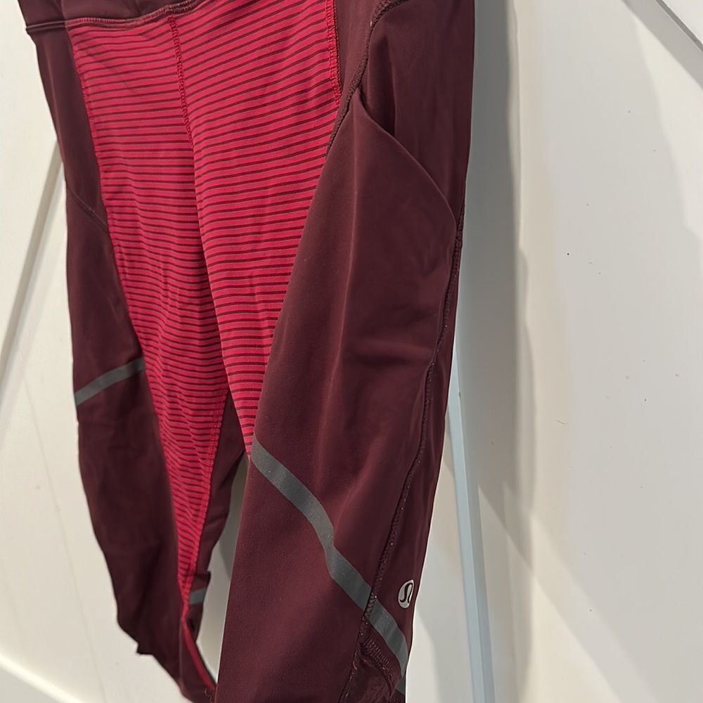 Lululemon capri pants with pockets - Picture 2 of 5